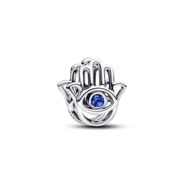 Hamsa-berlock från Pandora med blåa kristaller för styrka och lugn. Symbol för positiv energi och skydd