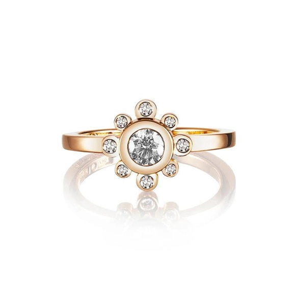 Sweet Hearts Crown Ring 0.30 ct Gold - Efva Attling ringar - Snabb frakt & paketinslagning - Nordicspectra.se