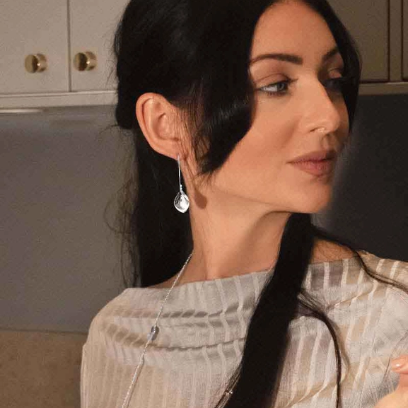 Gaias Grace Earrings - Drakenberg Sjölin Örhängen - Snabb frakt & paketinslagning - Nordicspectra.se