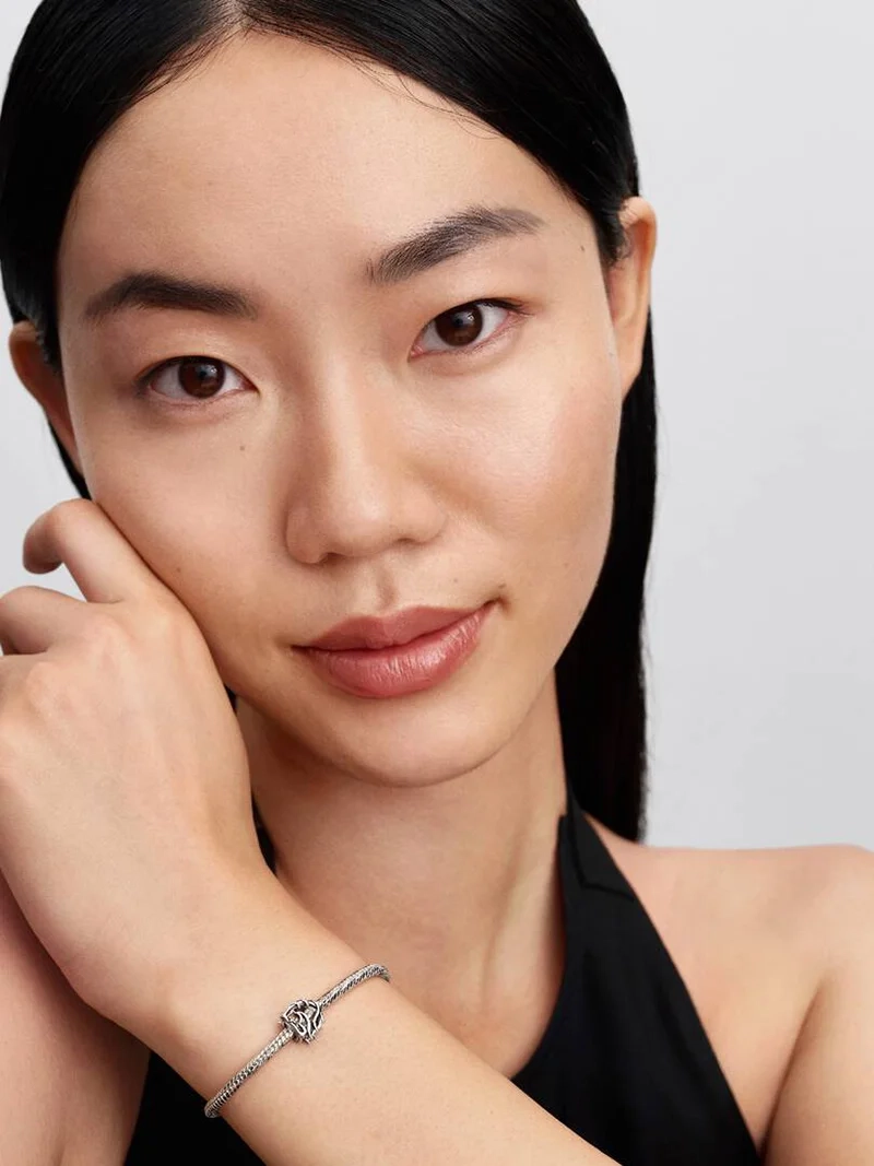 Öppen Häst Berlock från Pandora i äkta silver med gnistrande cubic zirconia för en extra känsla av elegans och styrka.