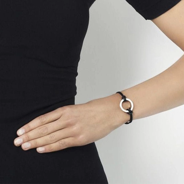 AVO Leather Bracelet - Efva Attling armband - Snabb frakt & paketinslagning - Nordicspectra.se