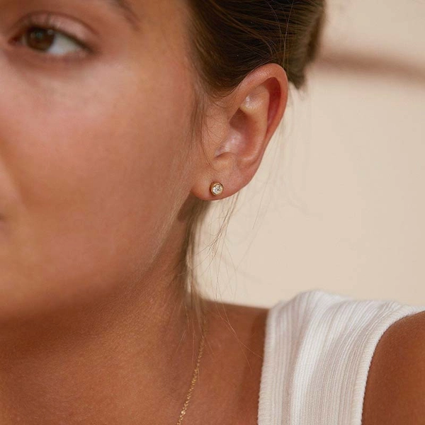 Dew Drop Studs Gold - Edblad - Snabb frakt & paketinslagning - Nordicspectra.se