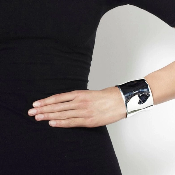 Moonwalk Cuff - Efva Attling - Suuri valikoima & ilmainen lahjapaketointi - Nordicspectra.fi