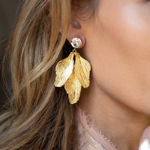 Golden Leaf Earrings Rhodium Crystal - Caroline Svedbom - Nopea toimitus ja lahjapakkaus - Nordic Spectra