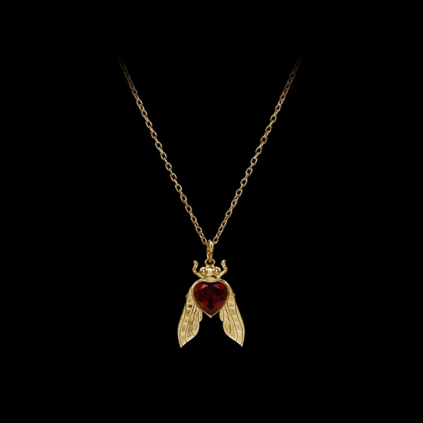 Fly Necklace Gold i 18K guldpläterat silver med granatsten