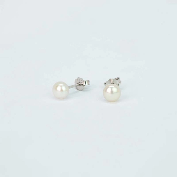 Fresh Water Pearl Earrings Small von Emma Israelsson, Schneller Versand - Nordicspectra.de