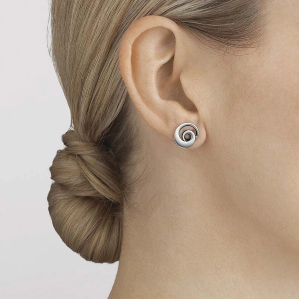 Möbius Örhängen - Georg Jensen örhängen - Snabb frakt & paketinslagning - Nordicspectra.se
