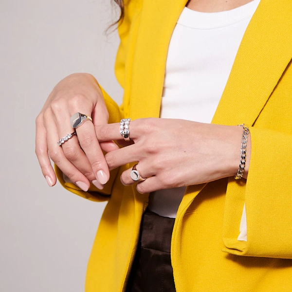 Teil der Armoure-Kollektion