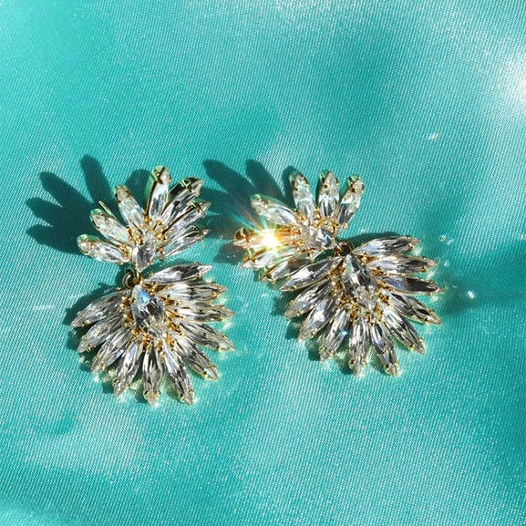 Mini Cina Earrings Gold Crystal - Caroline Svedbom - Snabb frakt & paketinslagning - Nordicspectra.se
