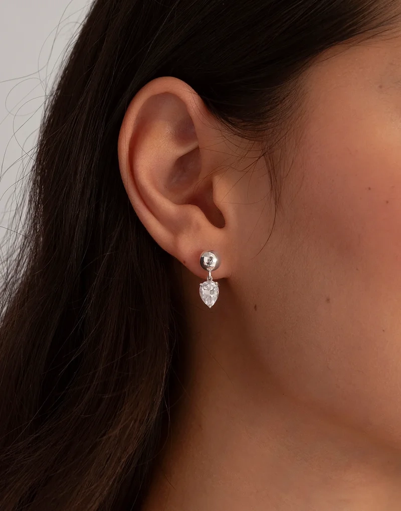 tillverkade av återvunnet sterling silver.