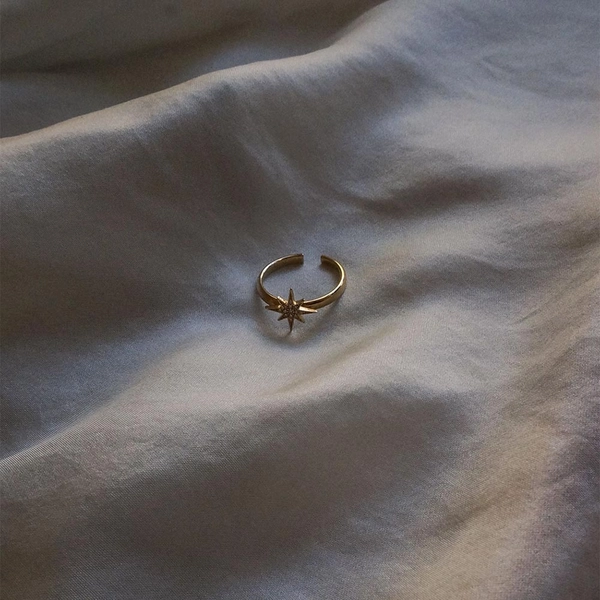 One Star Ring Gold -CU Jewellery - Snabb frakt & paketinslagning - Nordicspectra.se