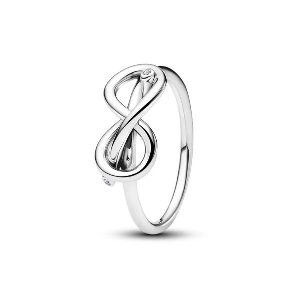 Ewigkeitsknotenring von Pandora aus Sterlingsilber mit funkelnden Steinen. Symbol für ewige Liebe und Harmonie