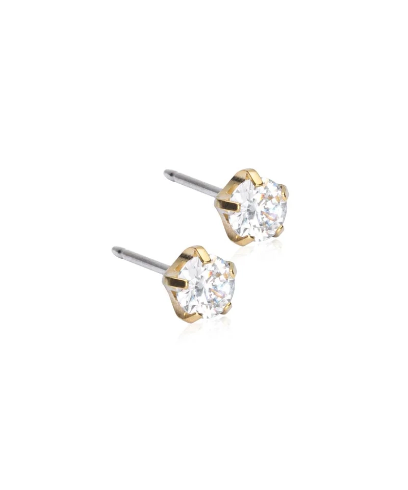 Klassiska vita örhängen med 5 mm klar cubic zirconia i medicinsk titan från Blomdahl.