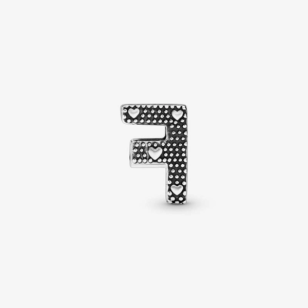 Letter F Alphabet Hela - PANDORA - Suuri valikoima & ilmainen lahjapaketointi - Nordicspectra.fi