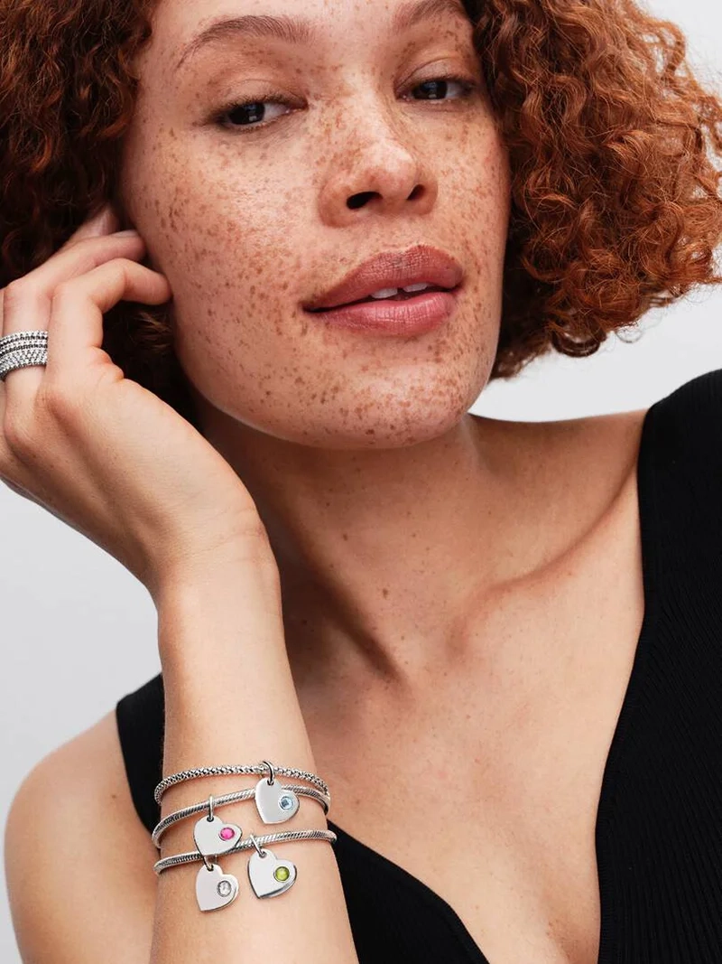 Mars Månadssten Hjärtformad Hängberlock i silver med ljusblå cubic zirconia