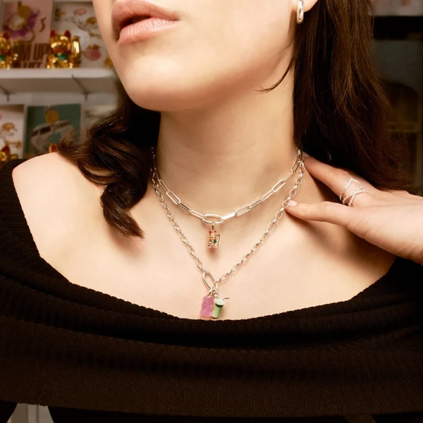 CC Connect Matcha Latte Berlock i silver med handmålad grön emalj