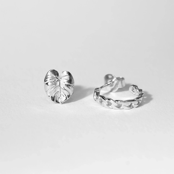Mini Palm Leaf Earrings Silver - Emma Israelsson - Suuri valikoima & ilmainen lahjapaketointi - Nordicspectra.fi