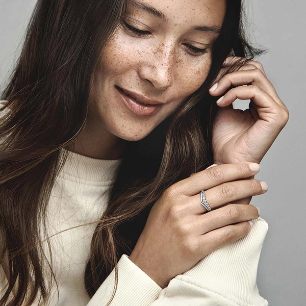 Pandora Timeless Wish Floating Pavé Ring - PANDORA - Snabb frakt & paketinslagning - Nordicspectra.se