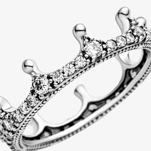 Glittrande Silverkrona Ring - PANDORA - Snabb frakt & paketinslagning - Nordicspectra.se