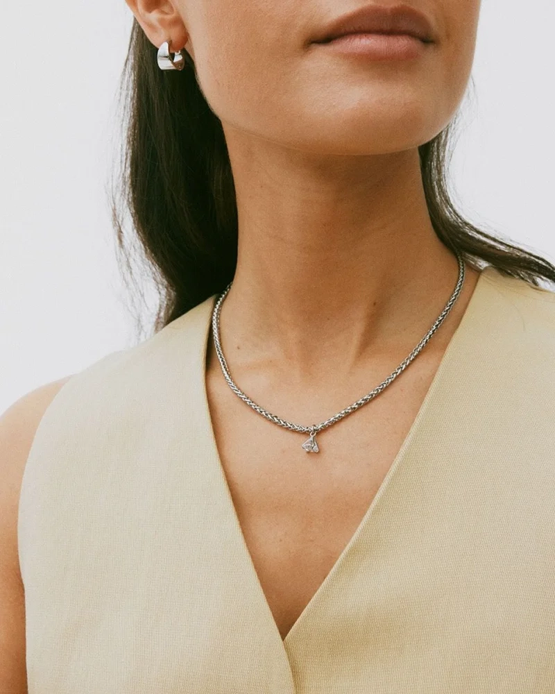 Edblad Solo Necklace i polerat stål med justerbar längd