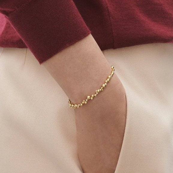 SS25_ECOM_ON-MODEL_MOONLIGHT GRAPES_BRACELET_20001419_Close-ups