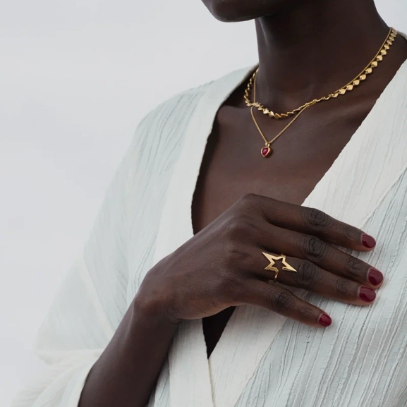 La La Love Necklace Gold - Pink Quartz - Syster P - Snabb leverans & Gratis paketinslagning - Nordic Spectra