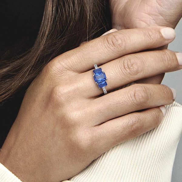 Blue Rectangular Three Stone Sparkling Ring - PANDORA - Snabb frakt & paketinslagning - Nordicspectra.se