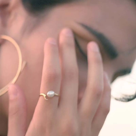 Moonshine Ring Gold - Maria Black - Snabb frakt & paketinslagning - Nordic Spectra