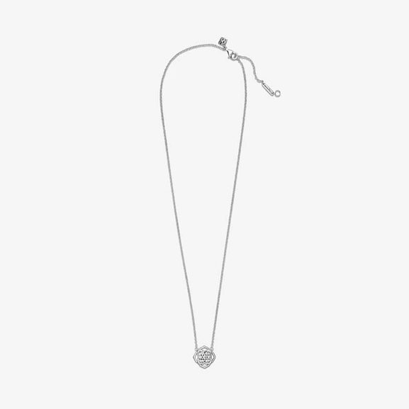 Halsband med Rosenblad - PANDORA - Snabb frakt & paketinslagning - Nordicspectra.se