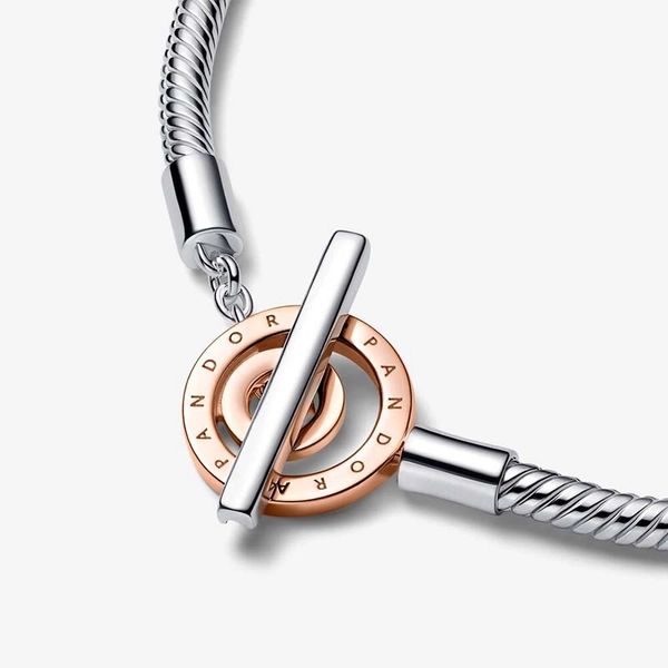 Pandora Signature Two-tone Logo T-Bar Snake Chain Bracelet - PANDORA - Snabb frakt & paketinslagning - Nordicspectra.se