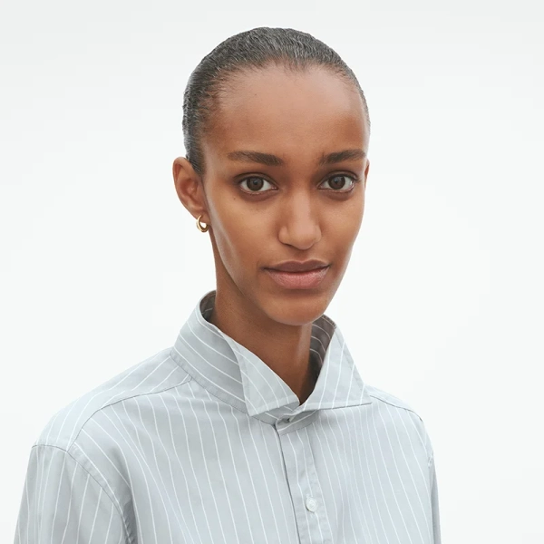 AW25_ECOM_ON-MODEL_OFFSPRING_EARHOOP_20000995