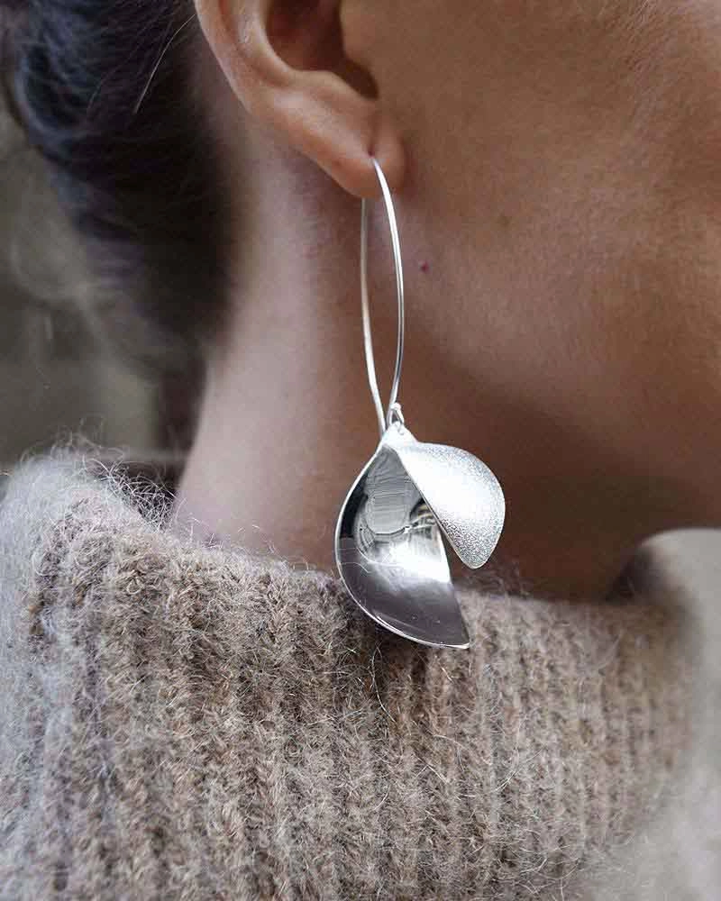 Blossom Grande Flower Earrings Drakenberg Sjölin, Schneller Versand - Nordicspectra.de