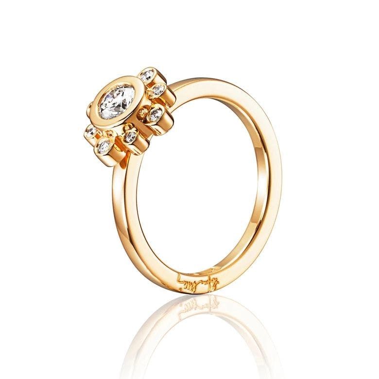 Efva Attling - Sweet Hearts Crown Ring 0.30 ct Gold