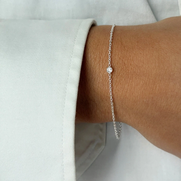 elegantes Armband im nordischen Stil.