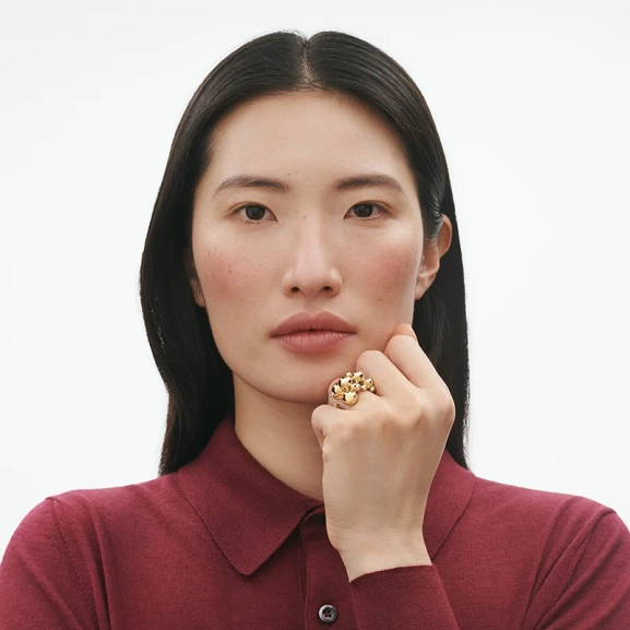 SS25_ECOM_ON-MODEL_MOONLIGHT GRAPES_RING_20000207