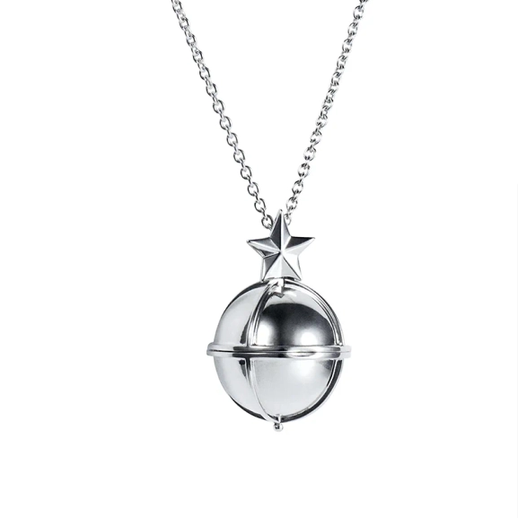 Treasure Ball Pendant - Efva Attling - ruotsalainen muotoilu - Nordic Spectra