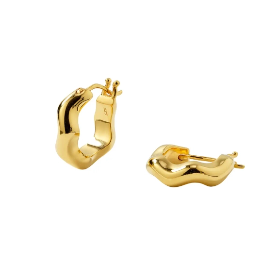 Bolded Wavy Earrings Gold - Syster P - Snabb leverans & Gratis paketinslagning - Nordic Spectra