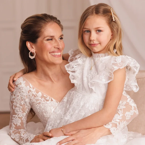 perfekt för en elegant bröllopsfrisyr. Bredd 65 mm