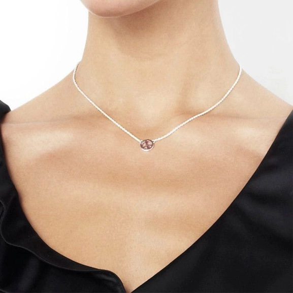 Mini Peace Necklace - Efva Attling halsband - Snabb frakt & paketinslagning - Nordicspectra.se