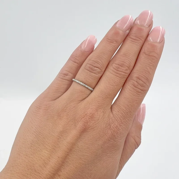 Aure 25 Vitguld - Vigsel- & förlovningsringar - Schalins - Fri storleksändring* - Nordic Spectra