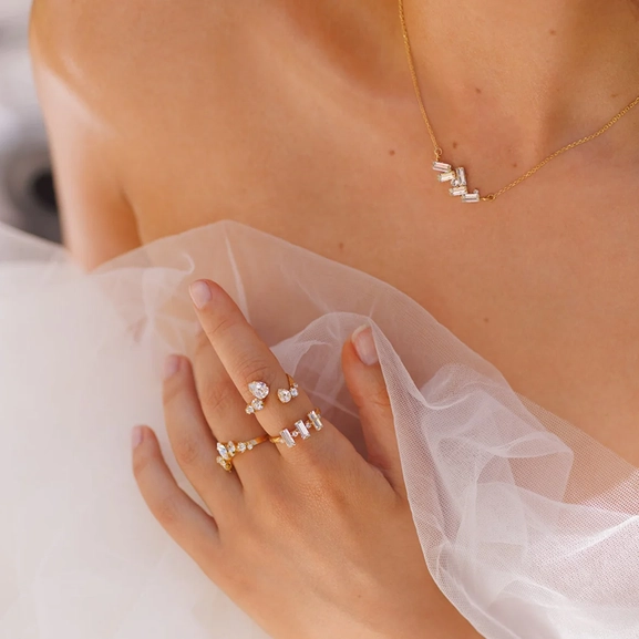 Luna Ring Gold Crystal - Caroline Svedbom - Snabb leverans - Nordic Spectra