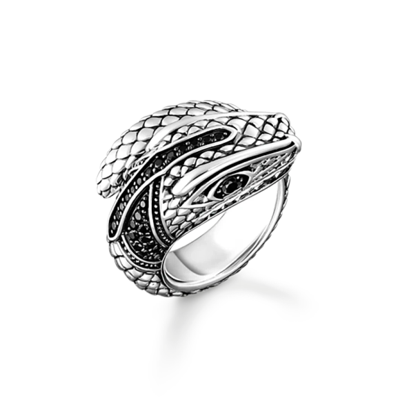 Orm med Svarta Stenar Ring i återvunnet svärtat silver med ormskinnsdetaljer och svarta zirkoniastenar