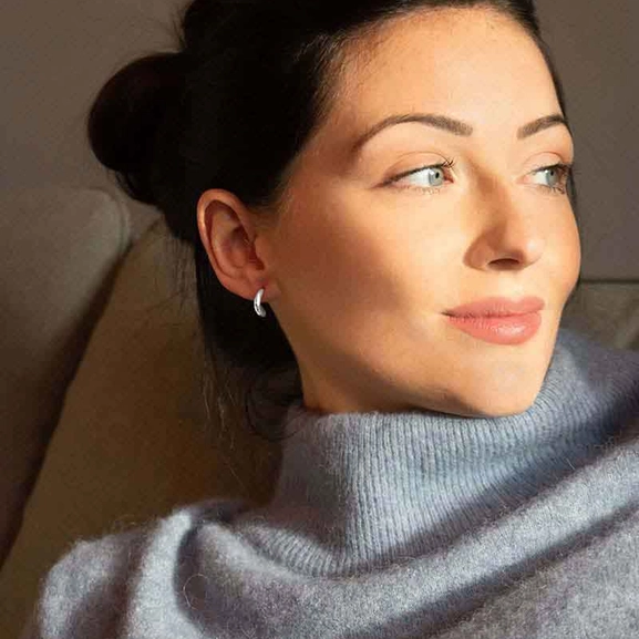 Nordic Light Studs - Drakenberg Sjölin Örhängen - Snabb frakt & paketinslagning - Nordicspectra.se