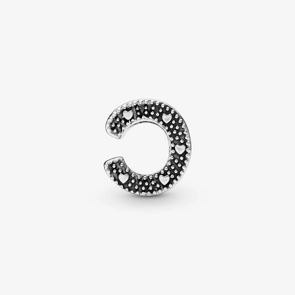 Letter C Alphabet Hela - PANDORA - Suuri valikoima & ilmainen lahjapaketointi - Nordicspectra.fi