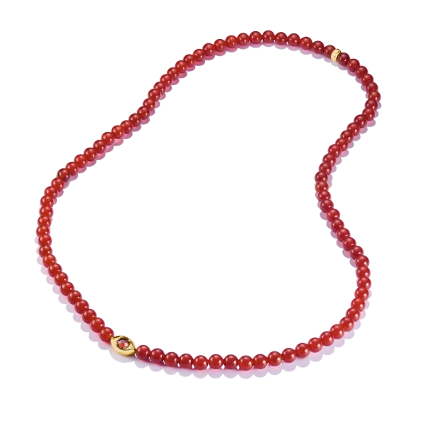 Röda Beads Elyndra Halsband med djupröda agatpärlor och guldpläterat öga dekorerat med röda zirkoner från Thomas Sabo.