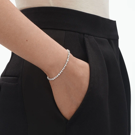 SS25_ECOM_ON-MODEL_SIGNATURE_TENNIS_BRACELET_20001353_Close-ups