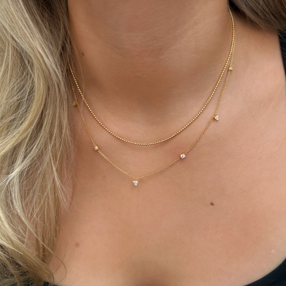 Sheer Doria Necklace Gold – nätt halsband i 18K guldpläterat silver med kulkedja