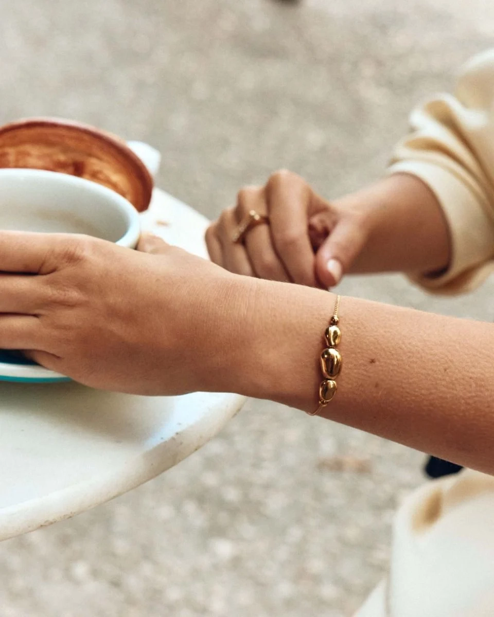 Armband i 14K guldplätering med tre små