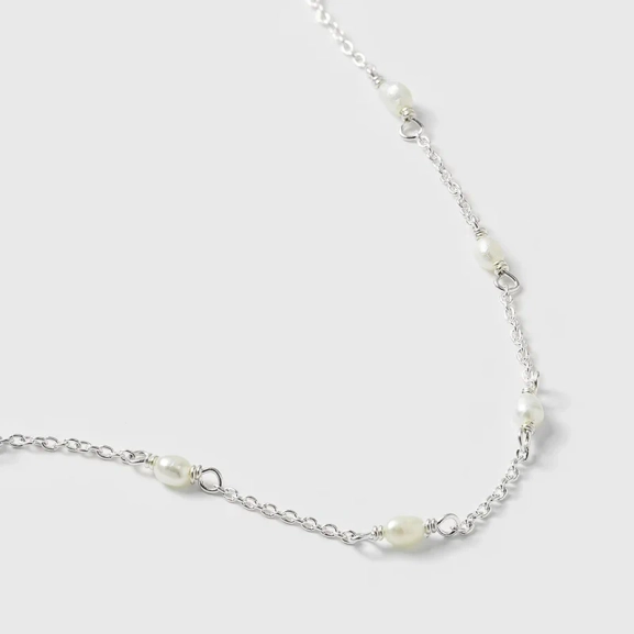 Treasure Multi Pearl Bracelet Silver - Syster P - Snabb leverans & Gratis paketinslagning - Nordic Spectra