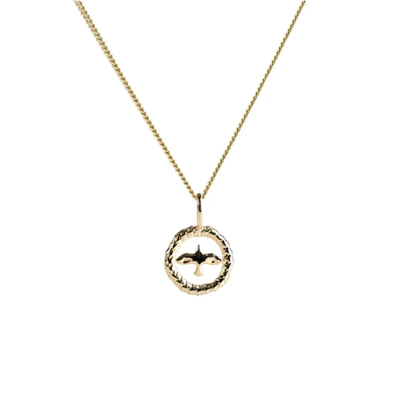 Wreath Dove Necklace Gold: Ett elegant halsband i guld med en duva och kransdesign
